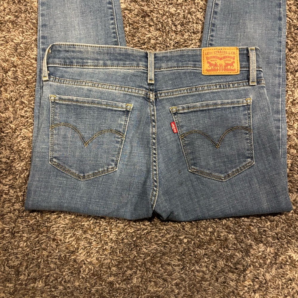 Levi's Women's 711 Skinny Jeans